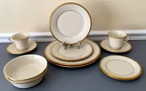 Collezione Lenox Eternal Dimension / 2 ~ Set di posti sei pezzi, avorio e oro - Foto 1 di 16