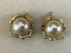 Beautiful Vintage Clip on Earrings - Signed  - Pearl, crystals - 2cm - Picture 1 of 5
