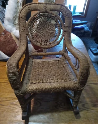 Balancín / mecedora de mimbre para niños \ Foto 1 de 4