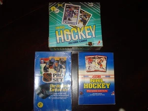 NACHLASSFUND! 3 HOCKEY BOX LOT 1990 SCORE PRO SET & TOPPS CELLO PACKS NEU! - Bild 1 von 6