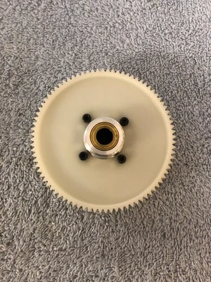 JR Helicopters Vigor CS Autorotation Hub Assem and 84t Main Gear - Image 1 of 4