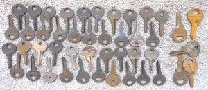 45 Vintage Keys for MASTER padlock - Picture 1 of 1
