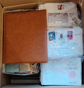 ALLES MUSS RAUS - ca 15kg Wunderkiste mit Alben, Briefmarken, Belegen uvm #KK003 - Bild 1 von 3