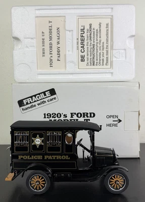 Ford Modelo T Paddy Wagon Danbury Años 20 Como Nuevo Negro Escala 1:24 - COMO NUEVO Foto 1 de 4