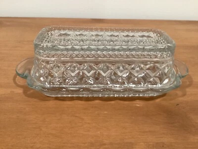 Plato de mantequilla cubierto de vidrio prensado Wexford transparente Anchor Hocking de colección con tapa. Foto 1 de 4