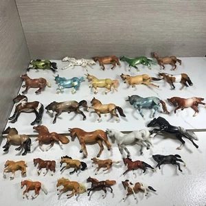 30 Vintage Breyer Reeves Mini Whinnies Formpferde 20 Mini & 10 Mikropferde - Bild 1 von 16