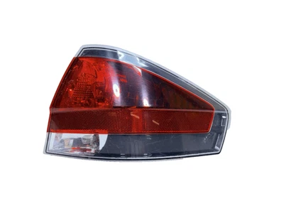 Luz trasera lateral del pasajero derecho Ford Focus SES 2008-2011 usada OEM  Foto 1 de 4