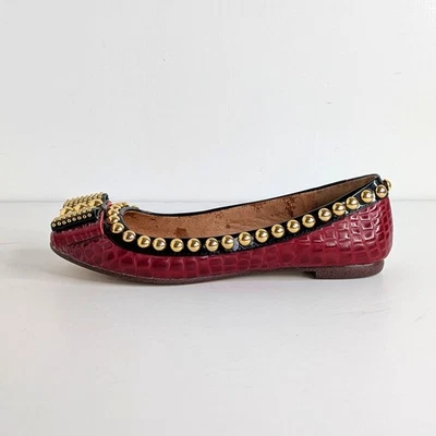 JEFFREY CAMPBELL Dauphine Pisos 6 Tachuelas Cocodrilo Borgoña Patente Ballet Punk Rock Foto 1 de 4