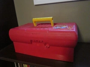 CAJA DE ALMACENAMIENTO ROJA TARJETA POKEMON SOLO COSAS TAPADAS 1995 TIENDA VINTAGE ¡TONELADAS DE TARJETAS! - Imagen 1 de 11