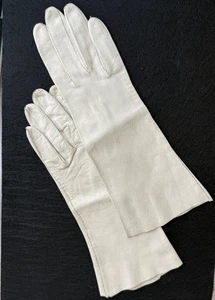 Vintage Women’s White Leather 10" Wrist Length Gloves * Size 6.5 - Picture 1 of 6
