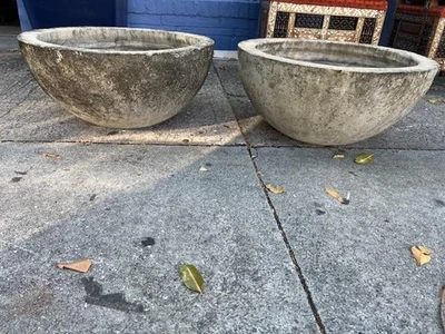 Par de urnas de jardín antiguas redondas grandes firmadas, Montreal Foto 1 de 4