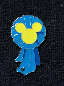 DISNEY PIN TRADING HIDDEN MICKEY BLUE RIBBON COMPLETER PIN - Picture 1 of 2