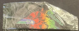 SEATTLE SEAHAWKS NFL TRIÁNGULO PAPEL FÚTBOL SELLADO SERIE II NUEVO EN PAQUETE - Imagen 1 de 2
