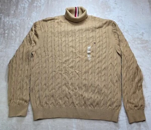 Suéter Tommy Hilfiger Para Hombre Calce Regular Esencial Tejido con Cable Sólido Cuello Alto - Imagen 1 de 5