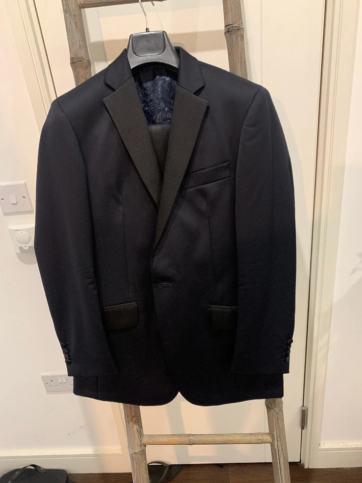 Hecho a medida Midnight Blue Tuxedo, 3 Peice Set By Alexandra Wood @saville fila Foto 1 de 4