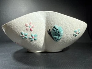 Vintage 1950's Hull Art Pottery Butterfly Bowl Clover Shape - Picture 1 of 9