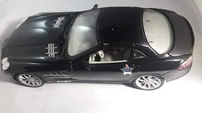 Maisto Mercedes-Benz SLR McLaren  1:18 SCALE  Black - Image 1 of 4