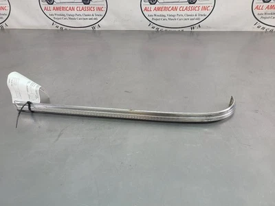 1942-1948 Chevy Fleetline LH centro esquerdo moldagem na tampa da porta - Imagem 1 de 4