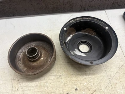 Yamaha Badger YFM80 1986 OEM tambor de freno trasero con cubierta Foto 1 de 4