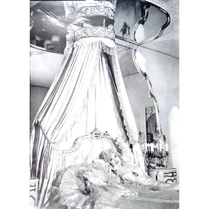 1940 Magazine Photo Clipping Mae West Reclining on Her Mirrored Bed 10x14 - Picture 1 of 3
