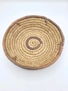 VINTAGE SHALLOW 9 IN. SPIRAL NATIVE AMERICAN BASKET - Picture 1 of 5
