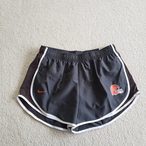 Cleveland Browns Athletic Shorts Womens Large Gray Nike Standard Fit NFL NWT Cover