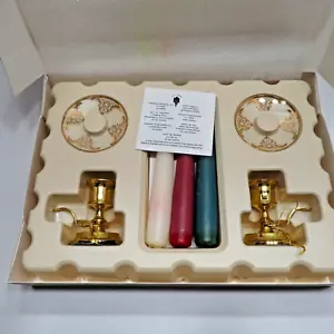 JUEGO PARTYLITE NEWBURY DE 6 VELAS DE COLORES CON 2 SOPORTES DE LATÓN/PLATILLOS DE GOTEO - Imagen 1 de 6