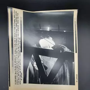 Oil Well Fires AP Leaf Desk Press Photos Persian Gulf War 1991 Welding - Picture 1 of 4