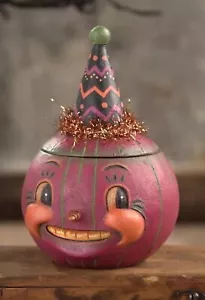 Bethany Lowe x Johanna Parker Halloween Jackie Plum-O-Ween Behälter JP3025 NEU - Bild 1 von 5
