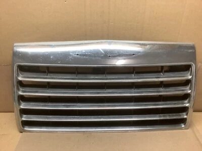 Ford Thunderbird 1985 1986 parrilla de fábrica de plástico cromado usada sin emblema Foto 1 de 2