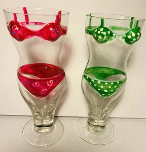 Bicchieri birra bikini Pilsner a forma di busto novità dipinti a mano set di 2 - Foto 1 di 12
