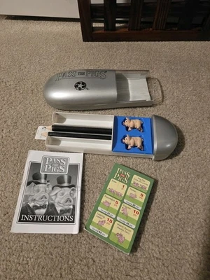 Juego de dados Winning Moves Pass the Pigs 2009 Foto 1 de 4