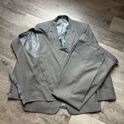 Vintage 70’s Gray Pinstripe 3 Piece Suit Flared Pants Men’s Size 46L 38X30 - Image 1 of 4