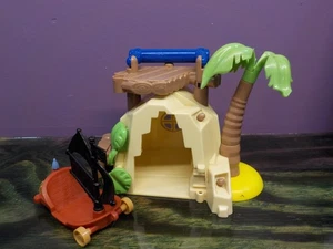 ELC Happyland Fairy Tale Pirate Island Cove Playset With Toy / Play Figure - Picture 1 of 8