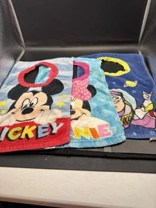 Disney Jr Mickey Mouse 3 Pack  Cloth Toddler Bibs 6M+ Buzz Lightyear, Minnie - Picture 1 of 8