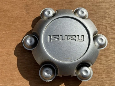 x1 Genuine Isuzu Rodeo CRD Denver Max Plus Alloy Wheel Centre Cap Single - Image 1 of 4