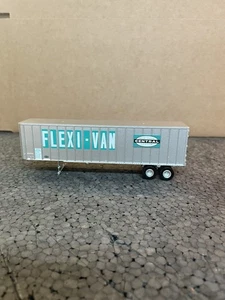Walthers HO Scale Trailers 40’ NYC Piggyback Ext. Post Trailer - Picture 1 of 7