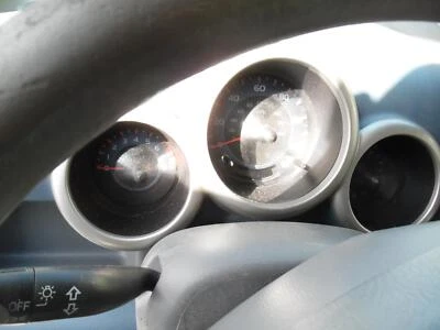 Consola central inferior delantera usada se adapta a: Honda Element 2003 piso delantero grado inferior Foto 1 de 4