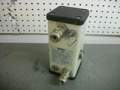 SIEMENS 711/F5 1/2" NPT SITRANS FM FLOW SENSOR 7ME5614-0DD02-0BB0 - Image 1 of 3