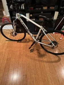 Hybrid Bike. Clip In Pedals. New Seat. Saddle Bag. Front Shock Adjustable Shock - Picture 1 of 8