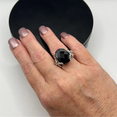 Anillo de piedra circonita negra galvanizada de oro blanco de 18 quilates talla 8 Foto 1 de 4