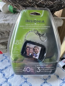 Insignia 1.8 inch LCD Digital Photo Key Chain Detachable New - Picture 1 of 2