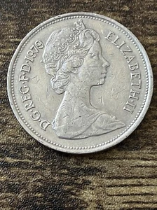 1979 United Kingdom 10 New Pence Queen Elizabeth II Lion Actual Coin TK7035* - Picture 1 of 3