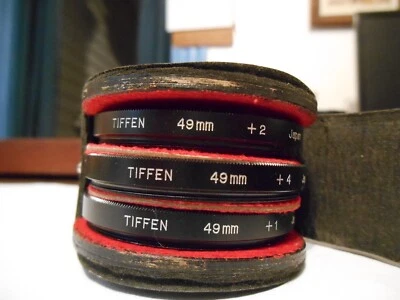 Tiffen 49 mm Close up Lens Set +1-+2-+4 with Leather case - Image 1 of 2