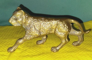 Vintage MCM Solid BRASS LEOPARD Figurine SCULPTURE Hand Sculpted PRIMITIVE - Picture 1 of 7