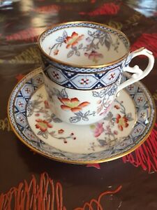 Ancienne petite tasse et sous tasse à café en porcelaine SARREGUEMINES