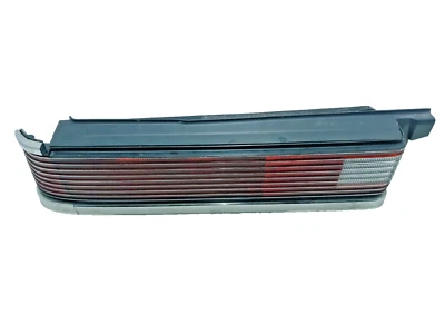 OEM 1986 CHRYSLER LEBARON CONVERTIBLE LH DRIVER SIDE TAIL LIGHT Foto 1 de 4
