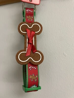 Estampado Simply Dog rojo y verde de pan de jengibre para hombre con hueso y corbata collar para perro Foto 1 de 4