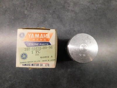 Yamaha RD200 1974 pistón NOS 397-11631-00-96 2330  Foto 1 de 4