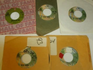 THE DOOBIE BROTHERS VINYL RECORDS - 5 45rpm 7" Black Water ,LISTEN TO MUSIC  GV8 - Imagen 1 de 1